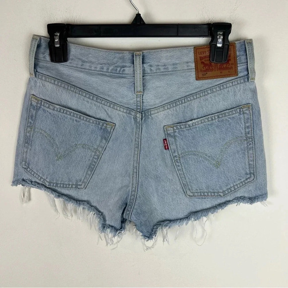 Levi’s 501 High Rise Cutoff Light Wash Jean Denim Shorts Size 26 - Picture 2 of 4
